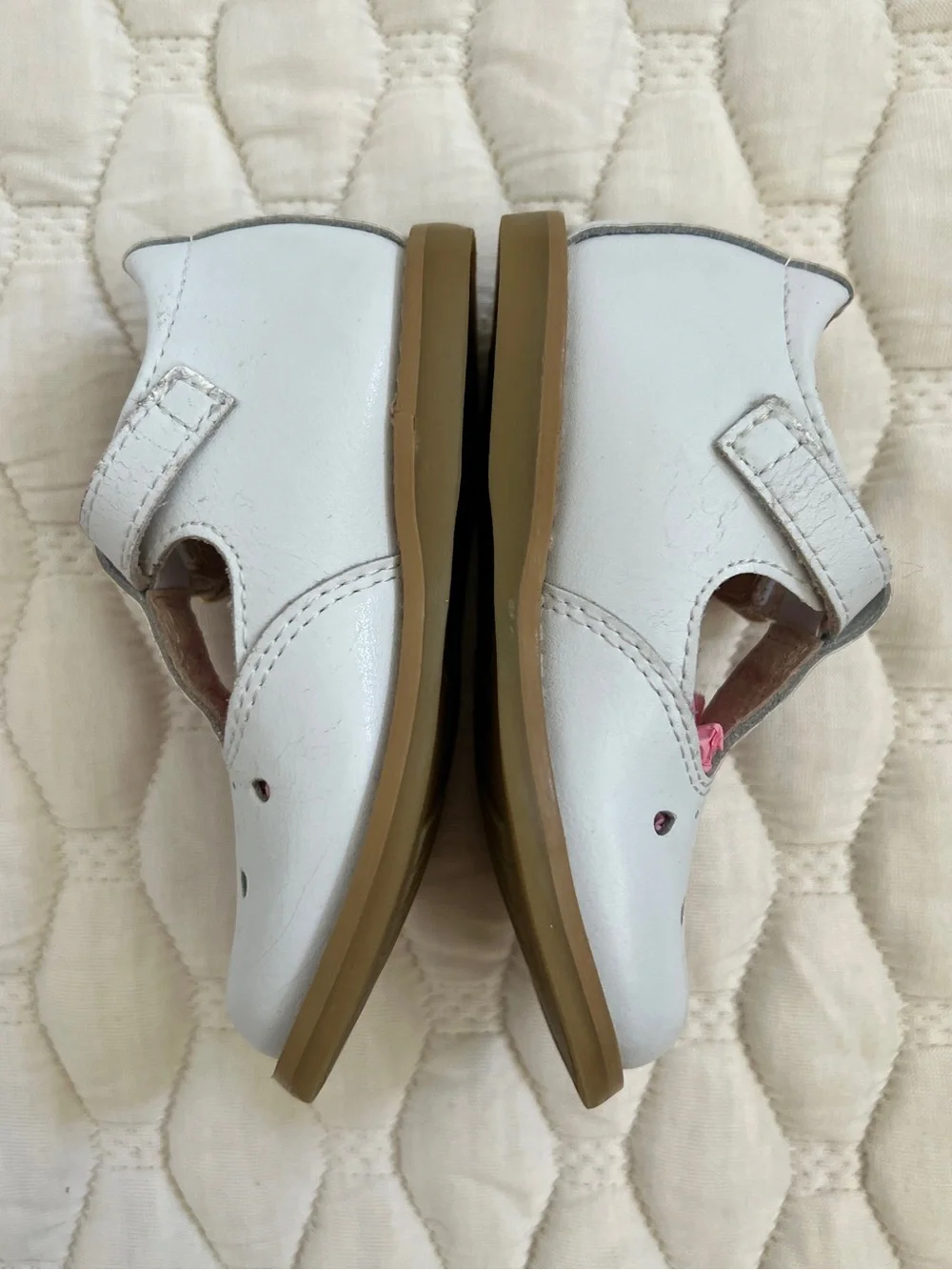 FootMates Mary Jane Dress Shoes Girls Size 5.5 M White T-Strap Leather Buckle